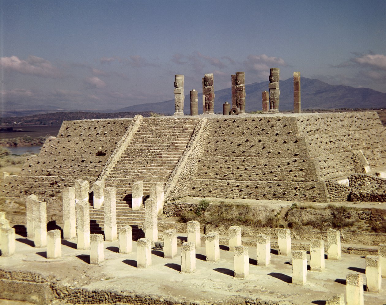 Udsigt over Pyramid B, præcolumbiansk af Toltec
