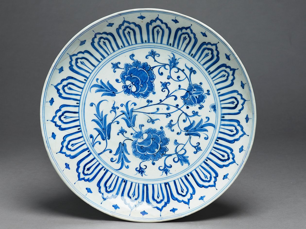 Fad, Iznik, Tyrkiet, ca. 1575 (stenpasta med blå under glasur) af Turkish School