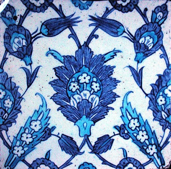 Iznik flise med blomsterdesign af Turkish School