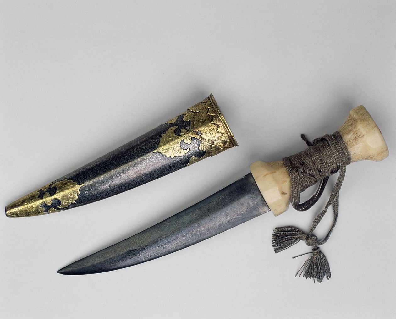 Stor dolk og skede, muligvis tilhørt Haider Ali (1722-82) Sultan af Mysore (Damascus jern) af Turkish School