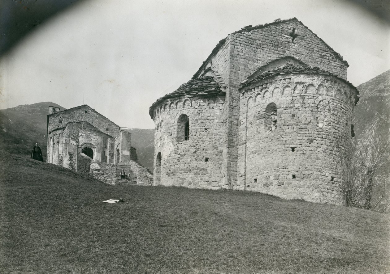 Apsis i klosteret San Pietro al Monte, Civate, Lombardiet, Italien, fotografi af Ugo Monneret de Villard, ca. 1910 af Ugo Monneret de Villard