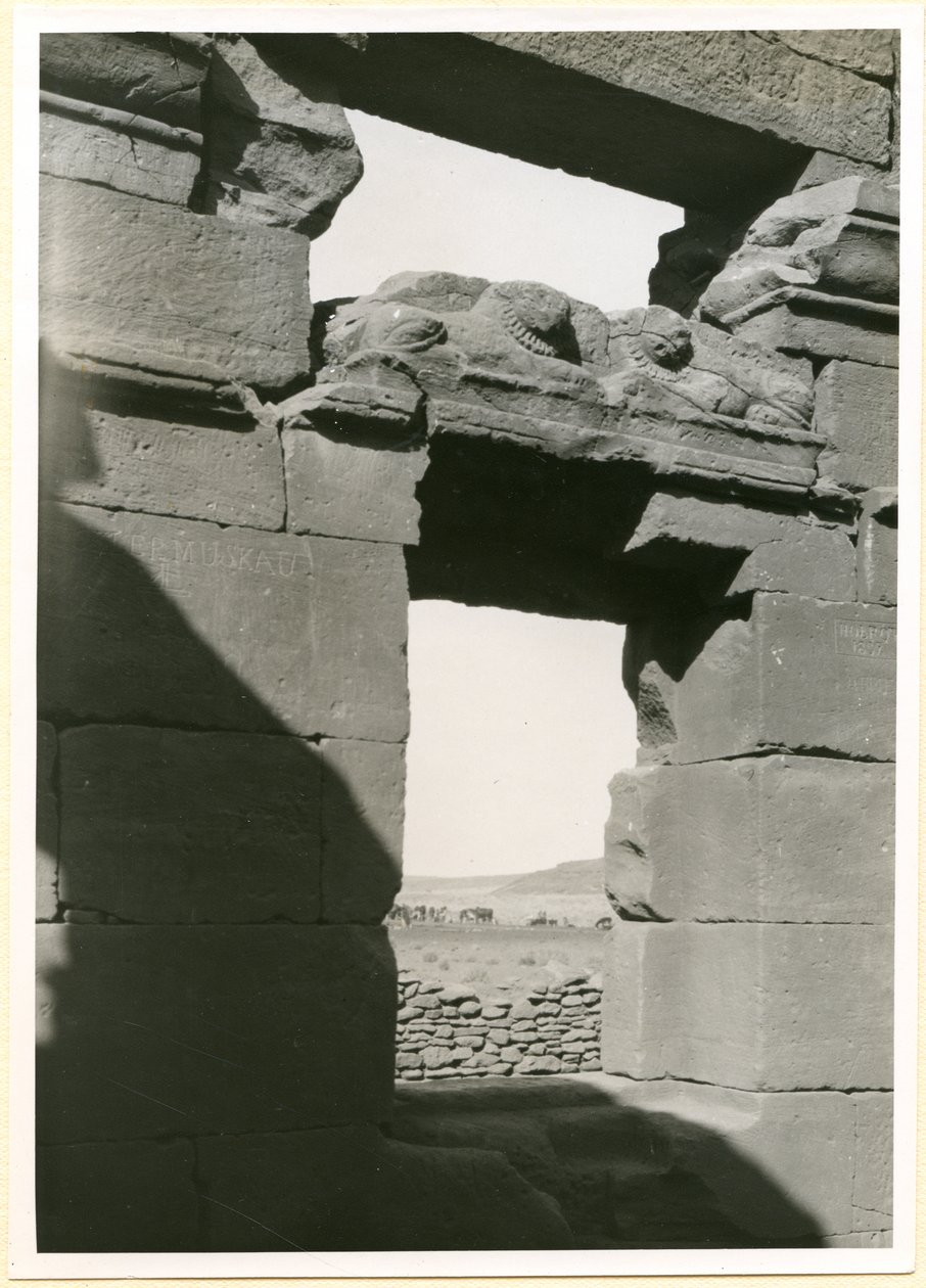 Arkitrav i tempel, Naqa, Sudan, foto af Ugo Monneret de Villard af Ugo Monneret de Villard