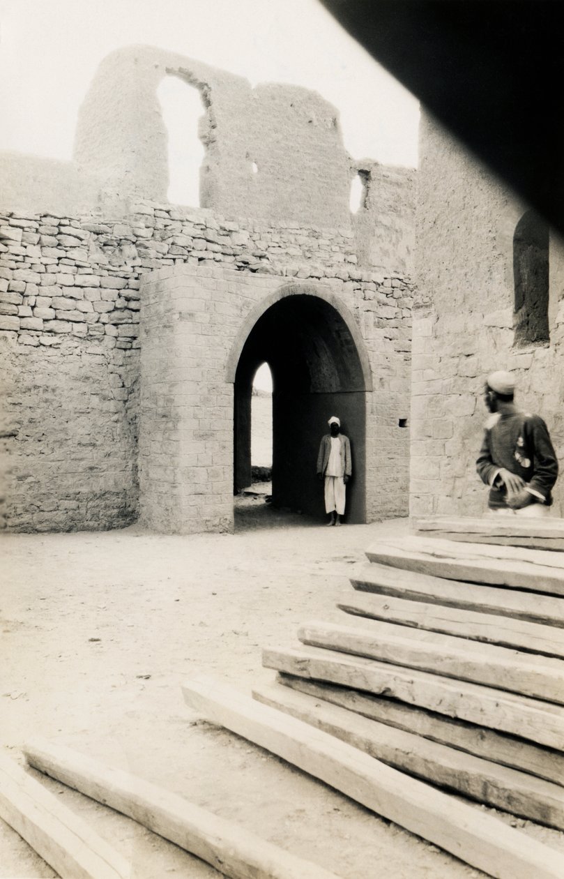 Interiør af østlig port og tårn, Simeon-klosteret, Aswan, Egypten, foto af Ugo Monneret de Villard af Ugo Monneret de Villard