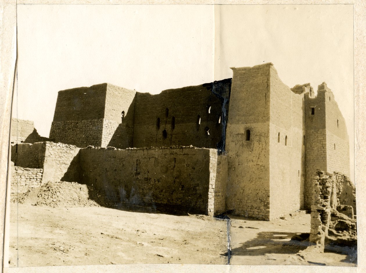 Stort tårn (qasr) i Sankt Simeons kloster, Aswan, Egypten, foto af Ugo Monneret de Villard af Ugo Monneret de Villard