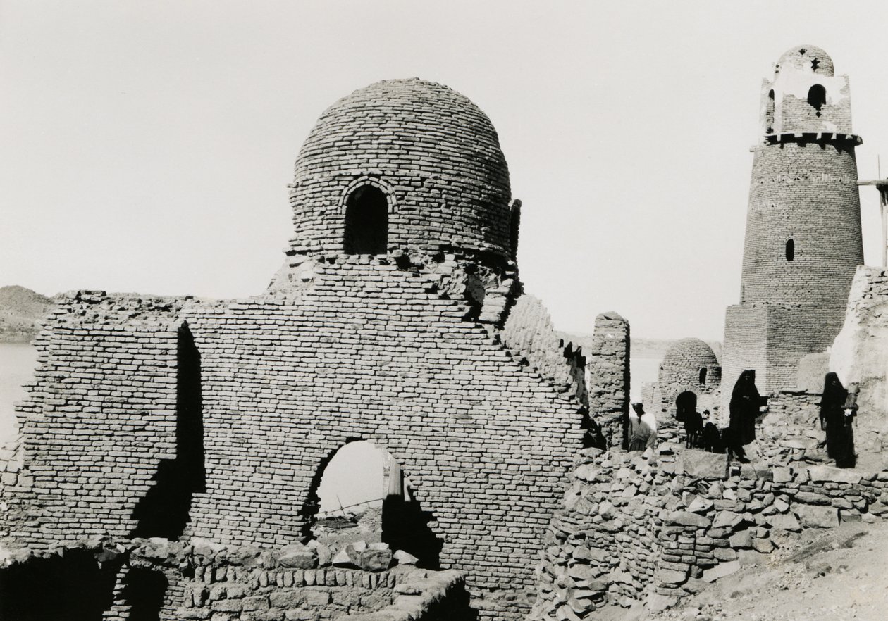 Minaret af al-Mashhad al-Bahari og ruiner af moské, nær Aswan, Egypten, foto af Ugo Monneret de Villard af Ugo Monneret de Villard