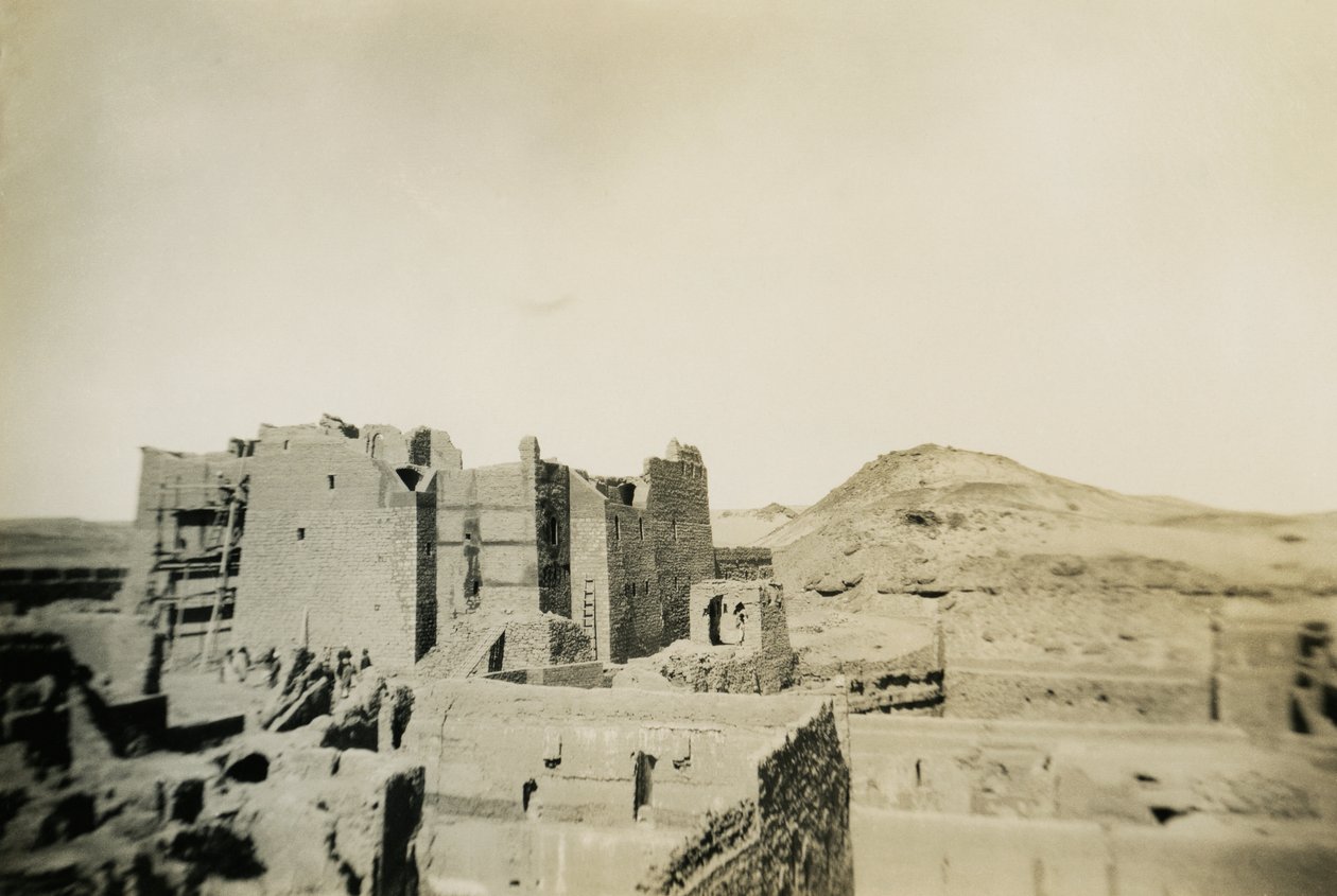 Simeon-klosteret under restaurering, Aswan, Egypten, foto af Ugo Monneret de Villard af Ugo Monneret de Villard