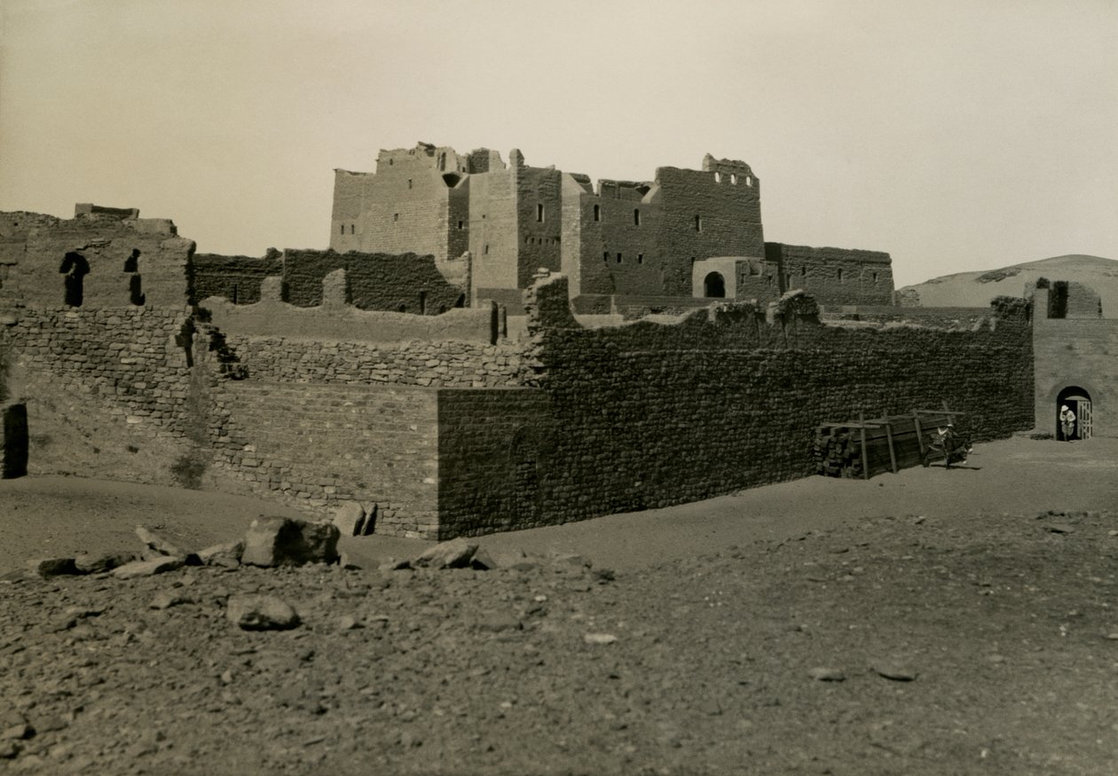 Simeons kloster, set fra sydøst, Aswan, Egypten, foto af Ugo Monneret de Villard af Ugo Monneret de Villard
