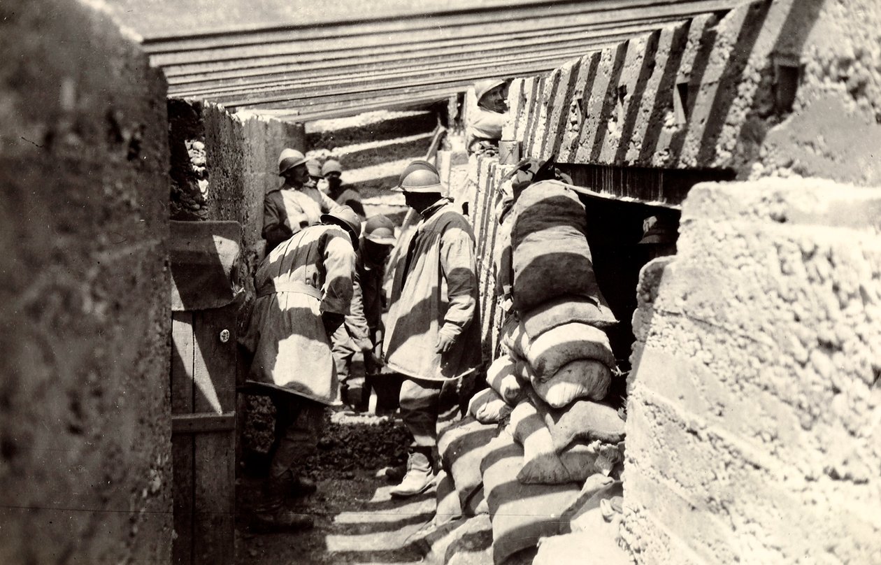 Nye italienske skyttegrave, efter fremrykningen til østrigsk territorium i udkanten af Selz, under Første Verdenskrig, 04-07/1916 (s/h foto) af Ugo Ojetti
