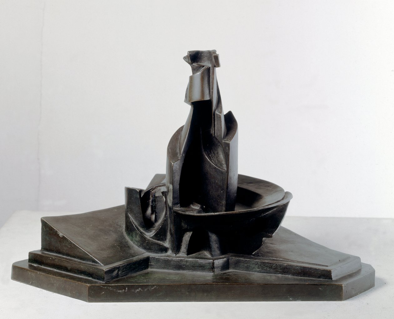 Udvikling af en flaske i rummet (Udvikling af en flaske i rummet) Bronzeskulptur af Umberto Boccioni (1882-1916) 1912 Dim: 38,1 cm Milano, Museo del Novecento af Umberto Boccioni