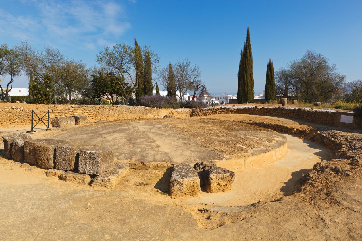Cirkulært mausoleum i den romerske nekropolis i det arkæologiske kompleks, Carmona, Sevilla-provinsen, Spanien. af Unbekannt Unbekannt