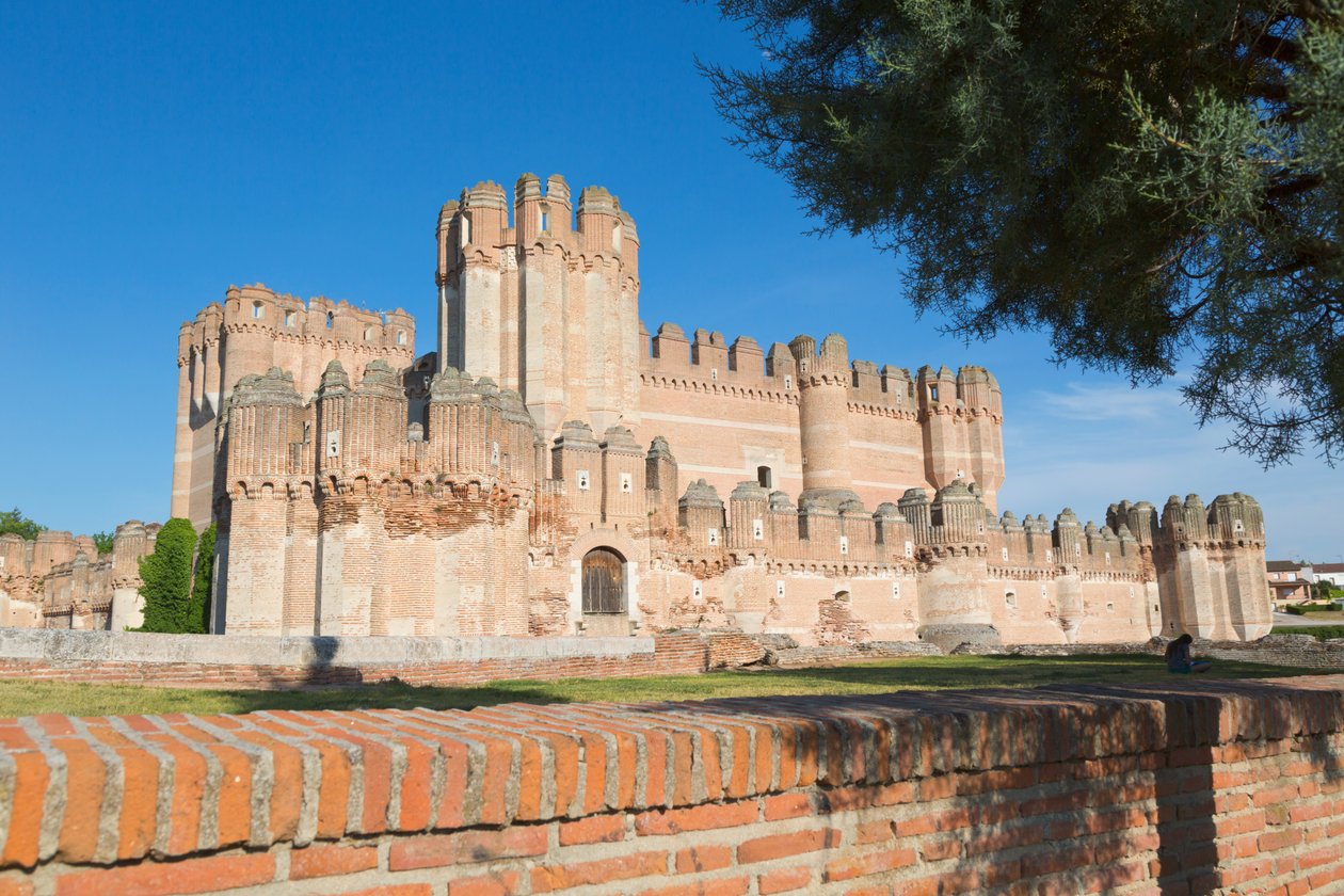 Coca, Segovia-provinsen, Spanien. Castillo de Coca. Coca slot. Vigtigt eksempel på Mudéjar militærarkitektur. af Unbekannt Unbekannt