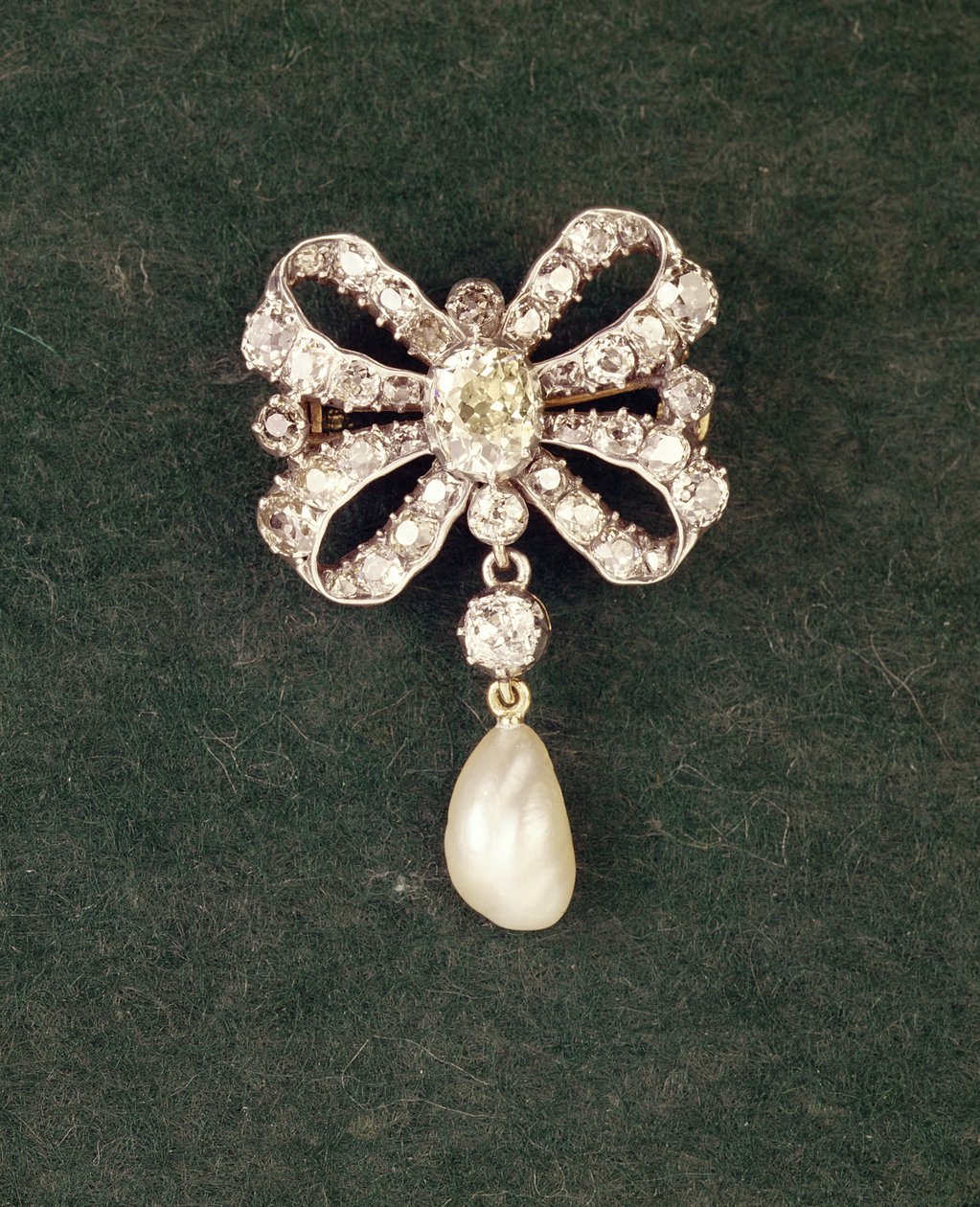 Diamantbroche med ophængt perle, c.1760 diamant og perle af Unbekannt Unbekannt
