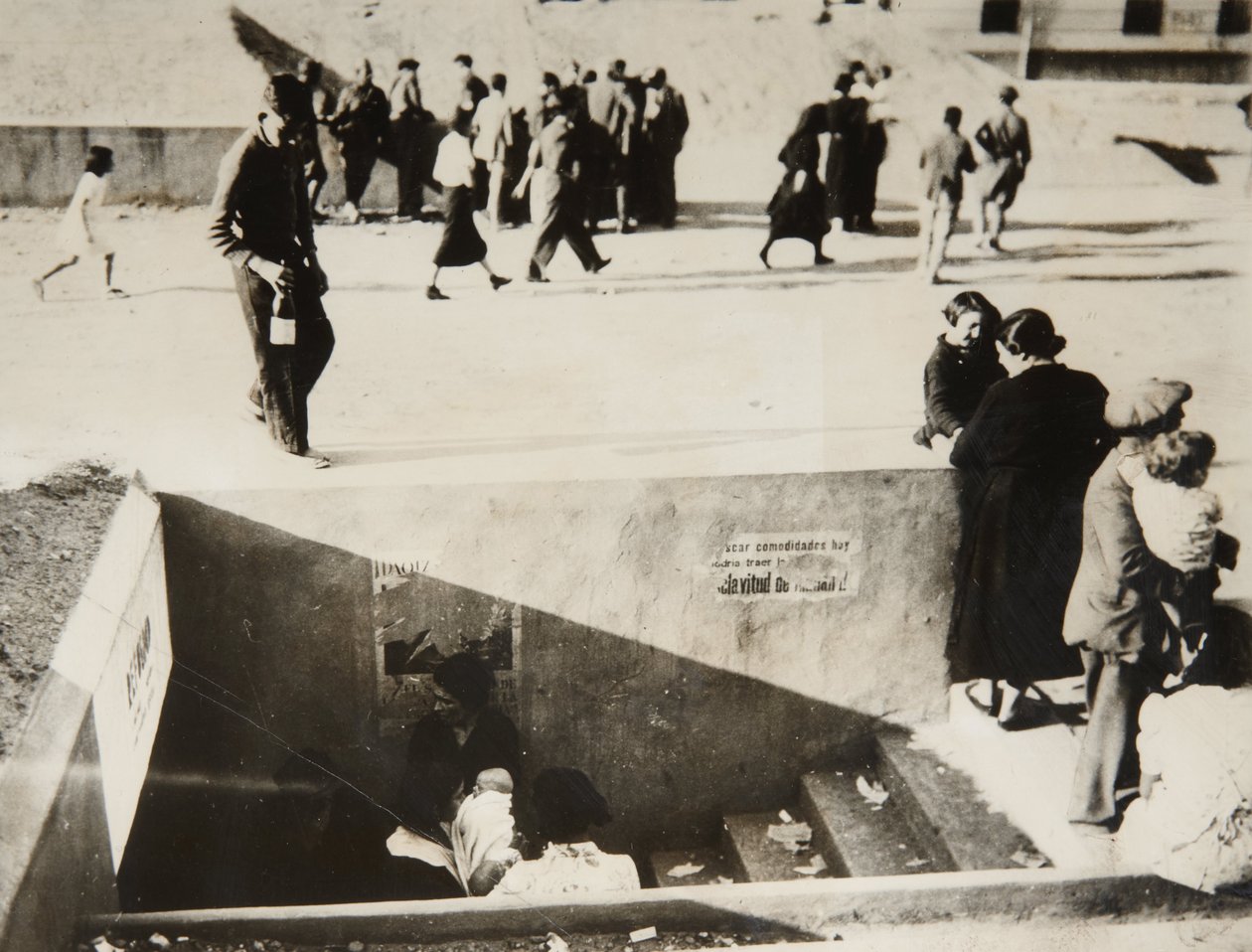 Red air Raid Shelters hjælper med at bekæmpe red air raids, Castellón af Unbekannt Unbekannt