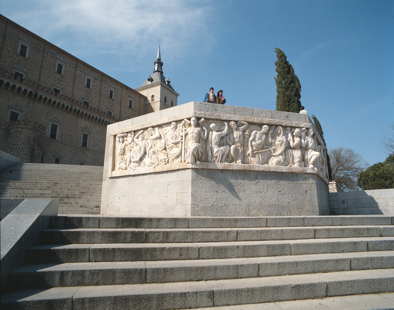 Steps of the Alcazar med monumentet til sejr af Juan de Avalos (1911-2006) 1961 af Unbekannt Unbekannt