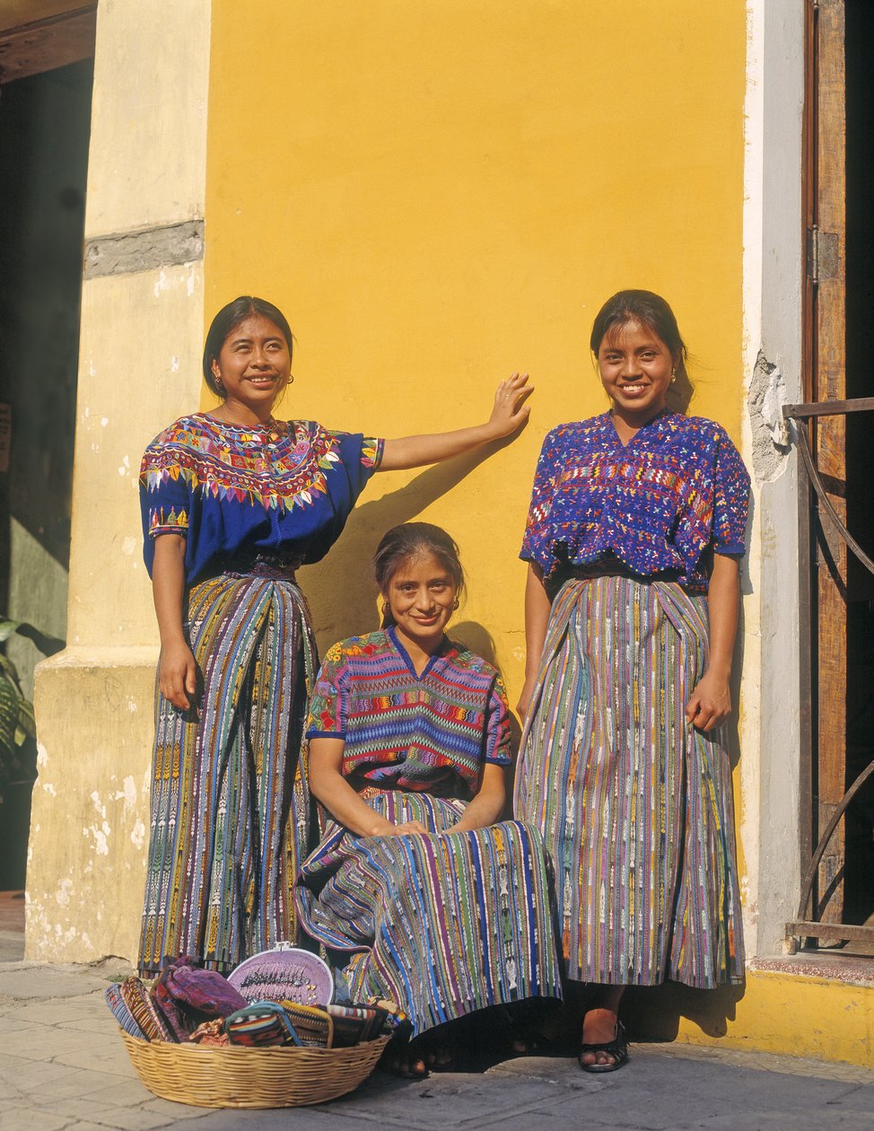 Tre guatemalanske damer af Unbekannt Unbekannt