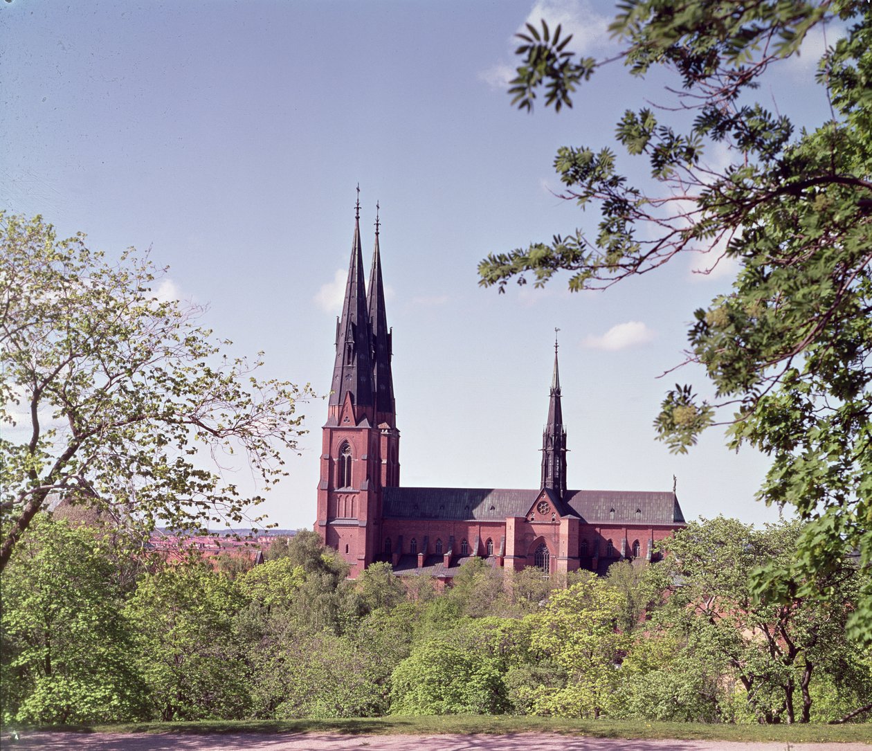 Udsigt over Uppsala Domkirke fra slottet foto af Unbekannt Unbekannt