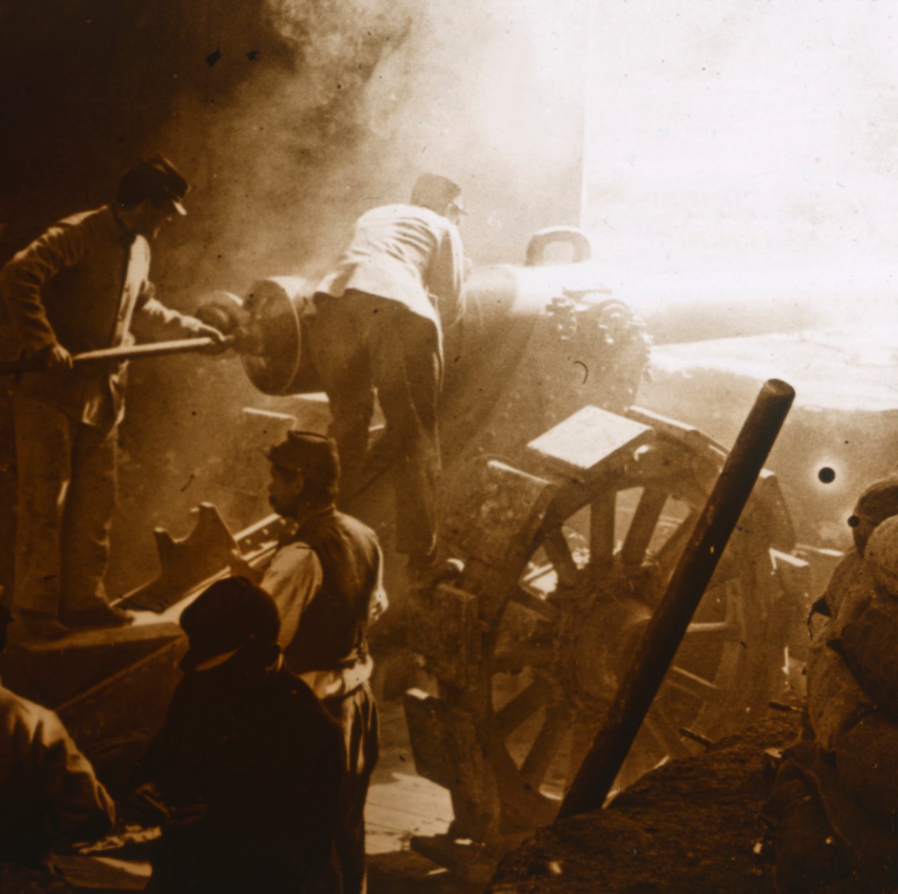 155 kanon i aktion, Arras, Nordfrankrig, 1915 af Unbekannt