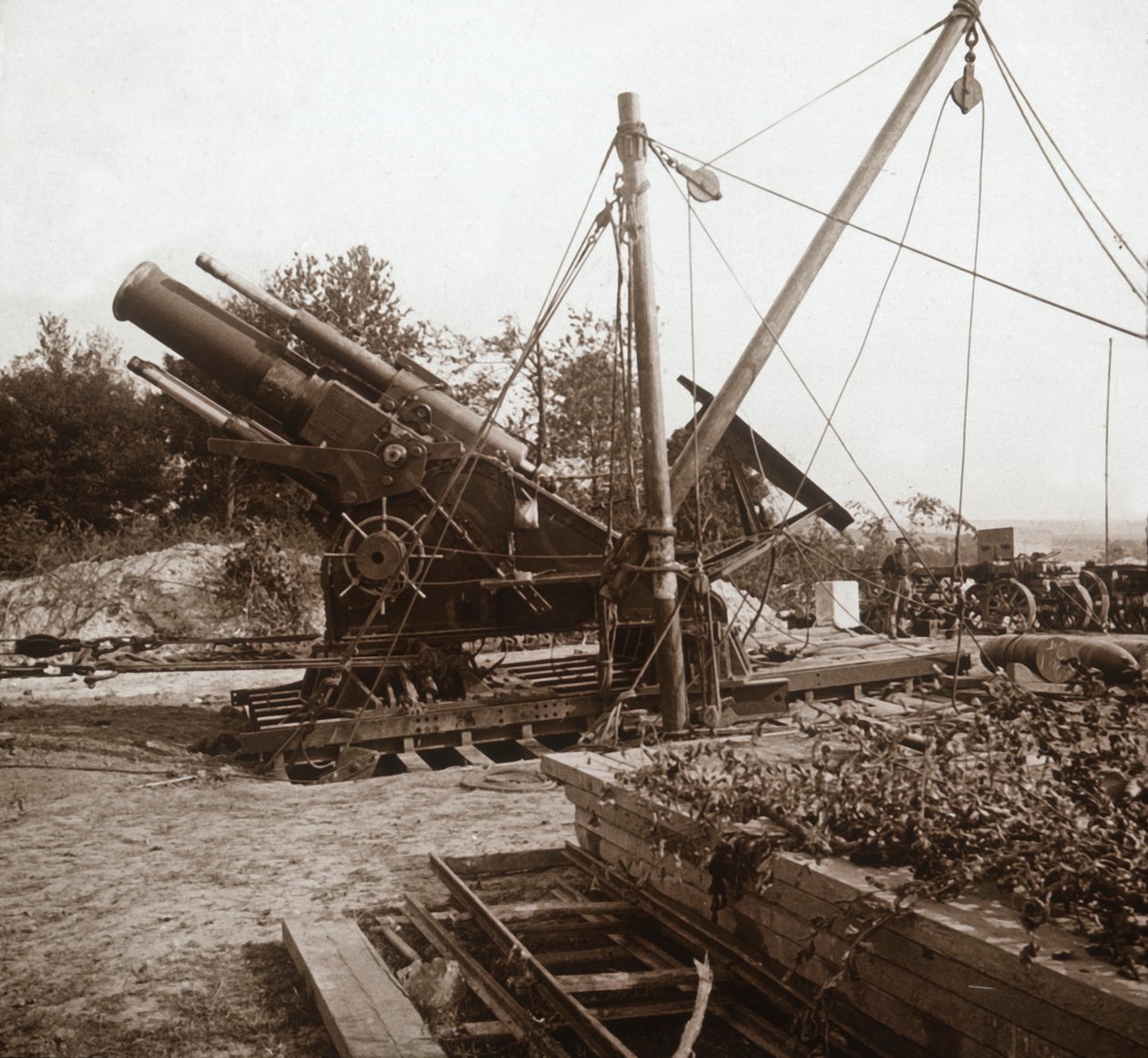 220 morter, Genicourt, Nordfrankrig, c1914-c1918 af Unbekannt