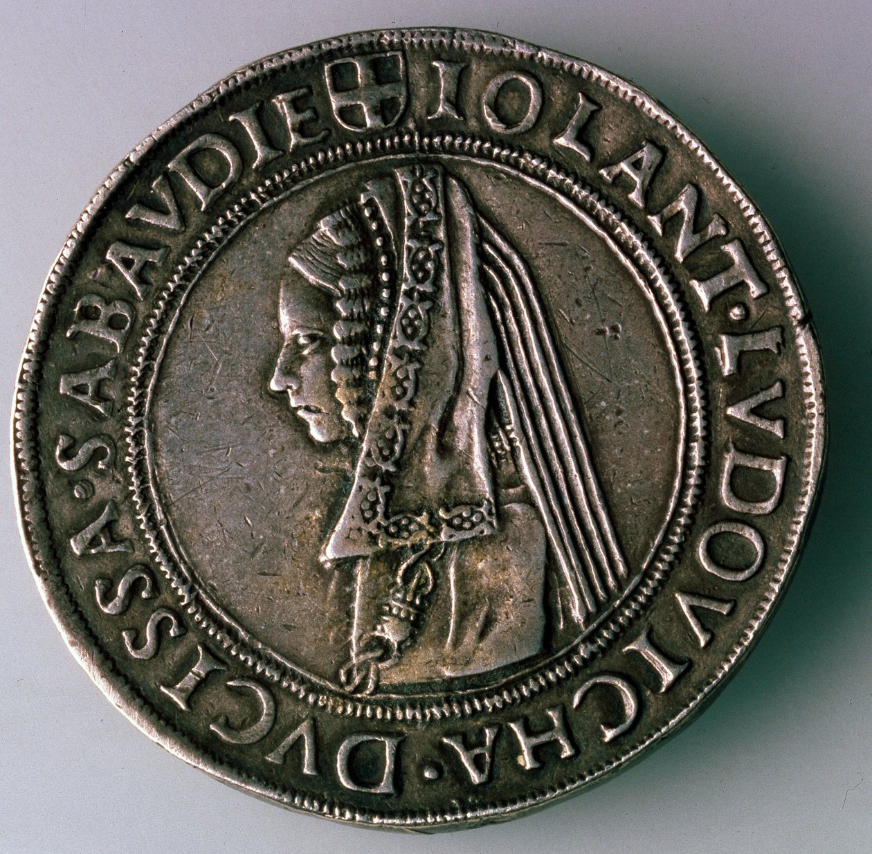 4-Testoon. Hertugdømmet Savoyen, Italien, bagside: Iolanta Ludovica, hertuginde af Savoyen, 1497-1504 af Unbekannt