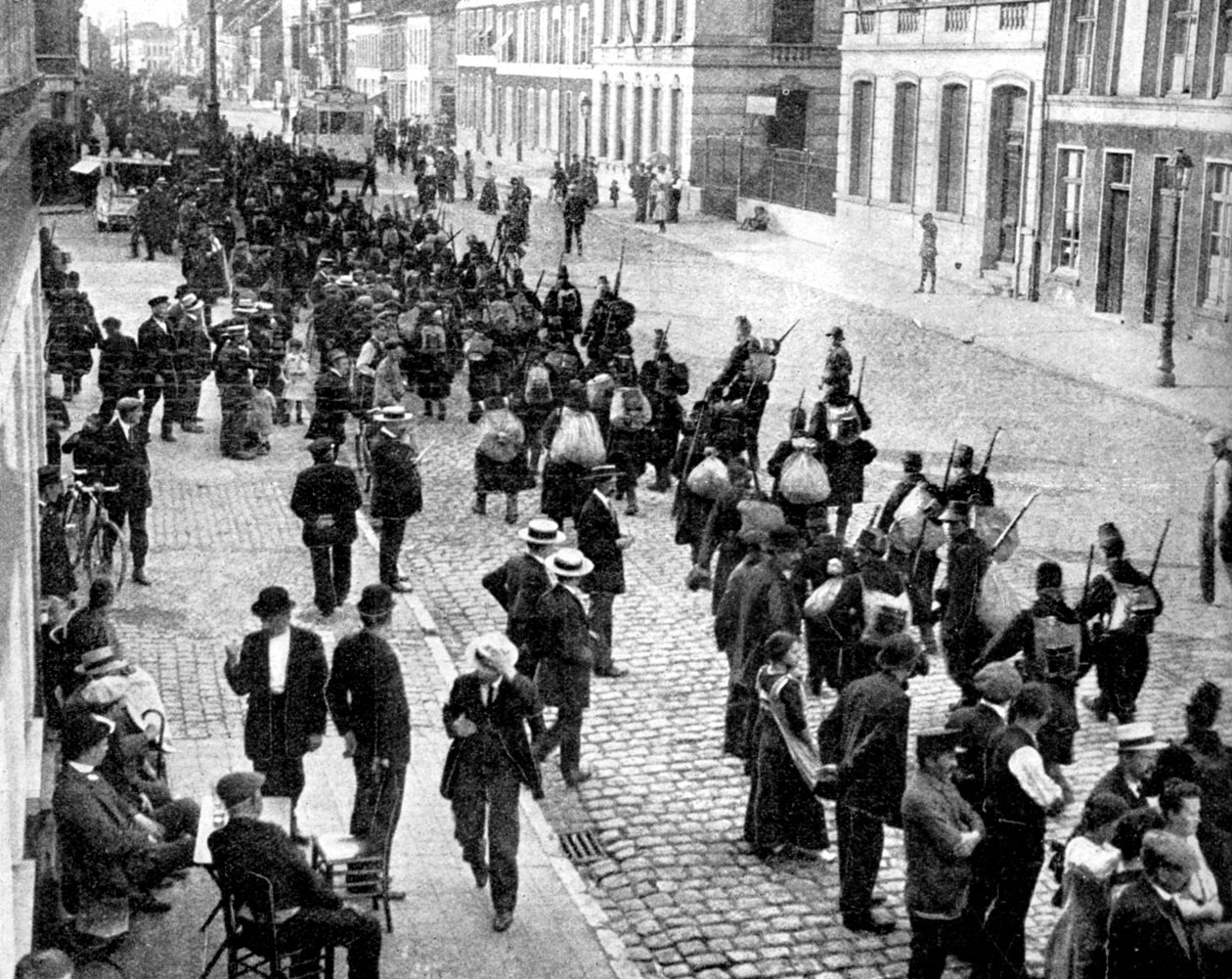 Et belgisk regiment trækker sig tilbage til Antwerpen, Første Verdenskrig, 1914 af Unbekannt