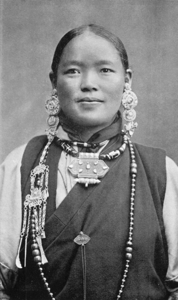 En Bhutia kvinde, c1910 af Unbekannt