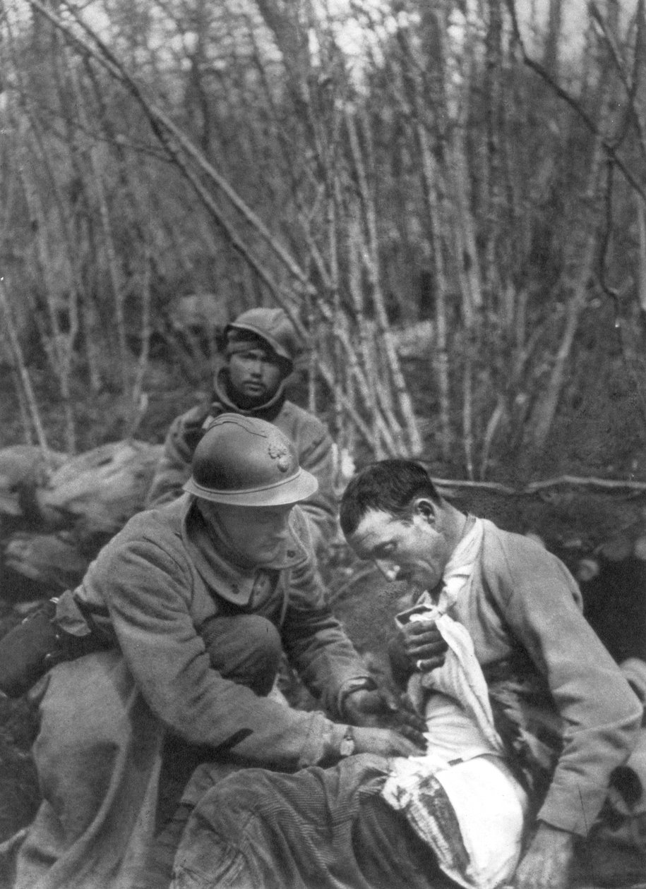 En fransk soldats sår behandles, Første Verdenskrig, Frankrig, 1916 af Unbekannt