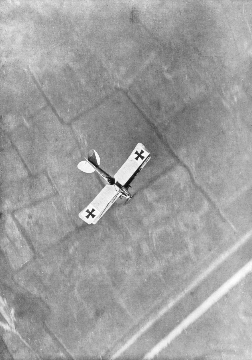 Et tysk Aviatik-fly fotograferet under flyvning af en belgisk flyver, Ypres, Belgien, 1916 af Unbekannt