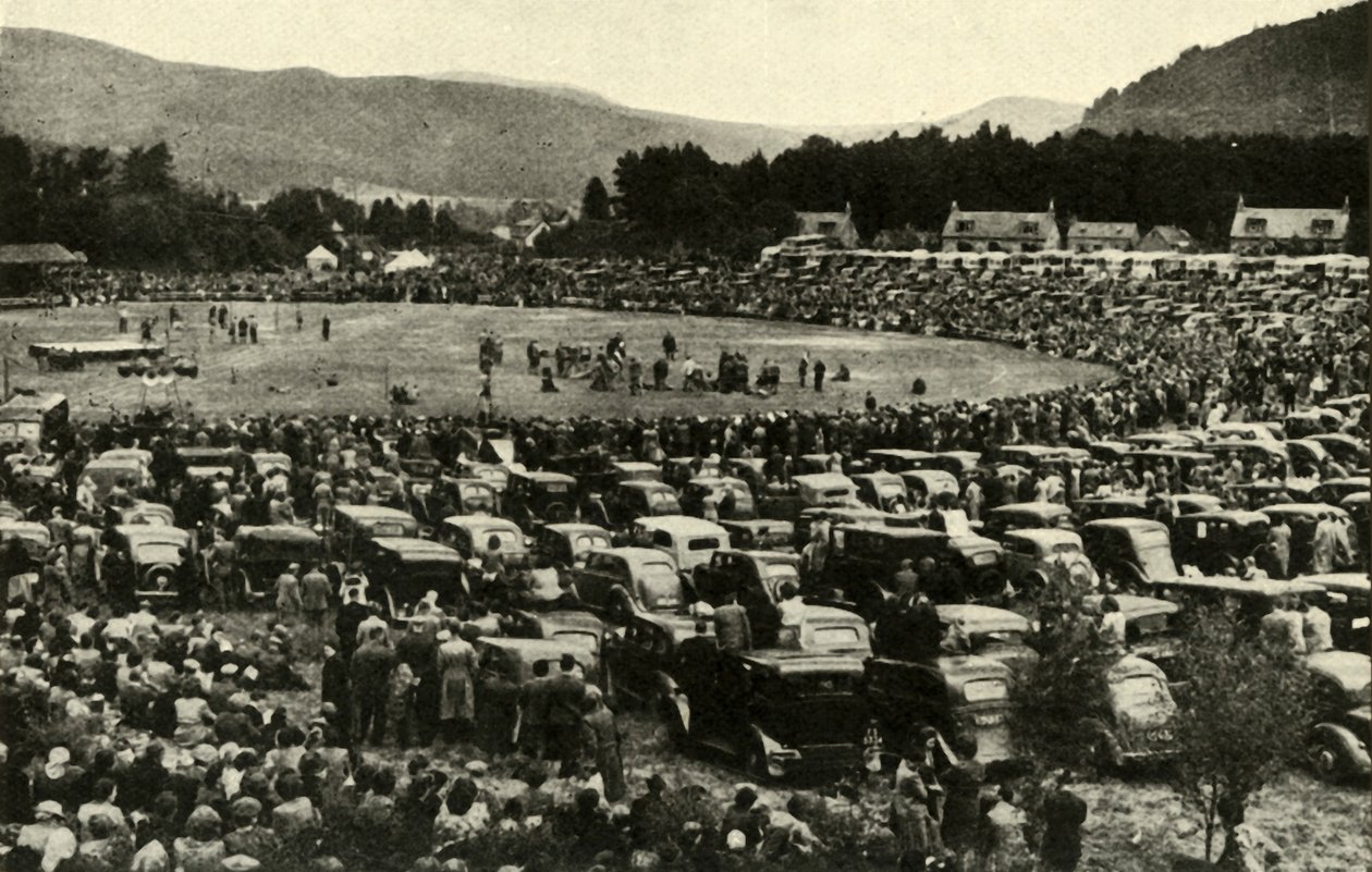 A Highland Gathering at Braemar, c1948. af Unbekannt