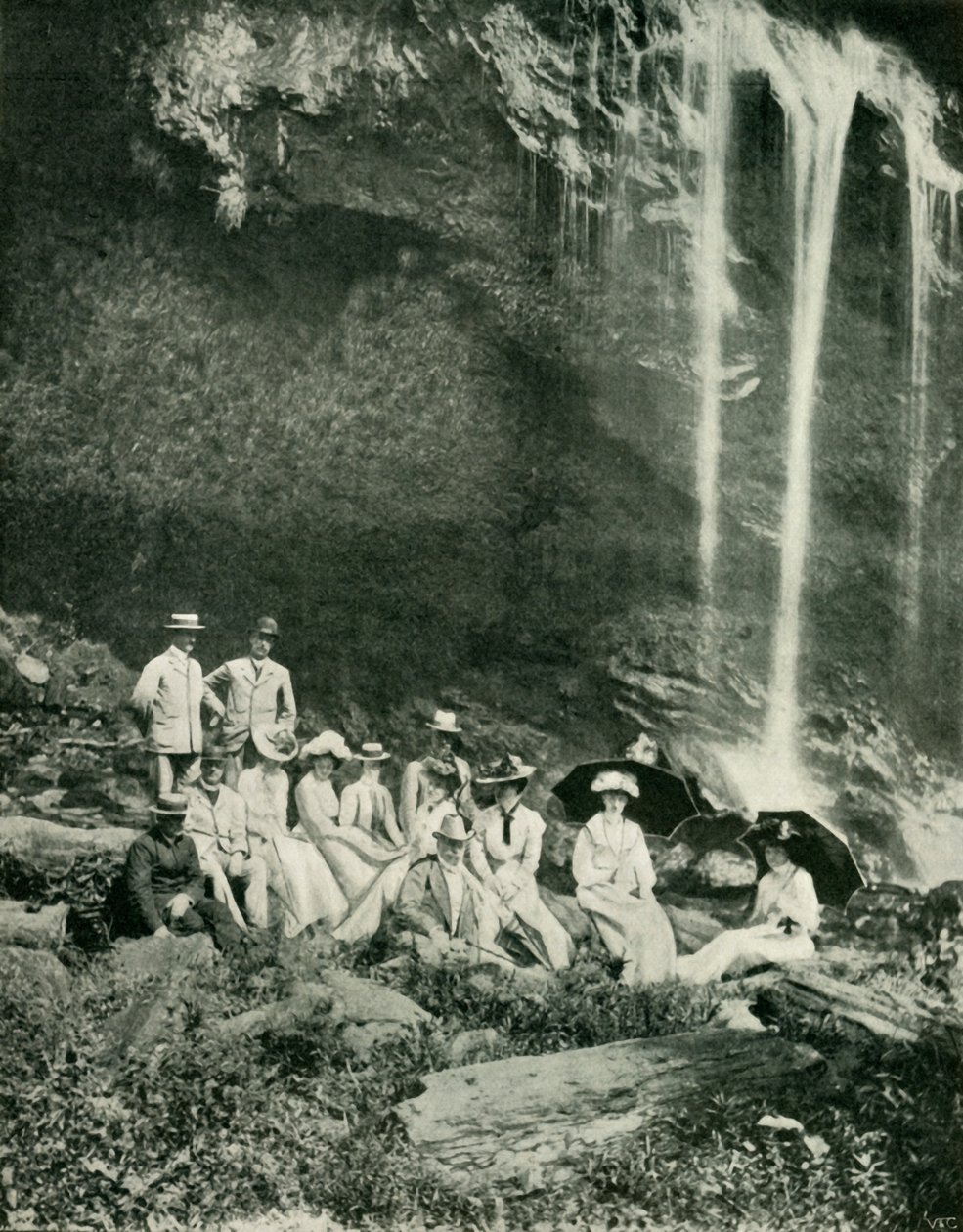 En picnicfest ved Maracas Falls, Trinidad, med Sir A. Moloney og Party, 1902. af Unbekannt
