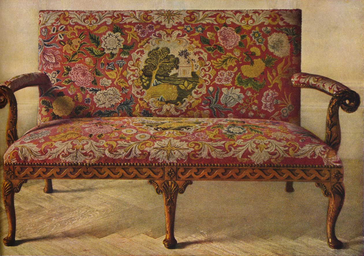 En Queen Anne-sofa betrukket i Petit Point, c1900, 1936 af Unbekannt