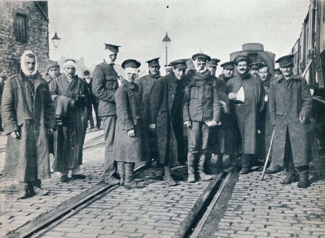 Et parti Neuve Chapelle såret på en fransk jernbanestation, 1915 af Unbekannt