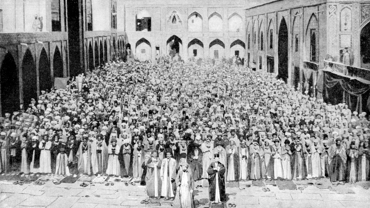 En menighed står over for den hellige Kaba i Mekka-moskeen, Saudi-Arabien, 1922 af Unbekannt