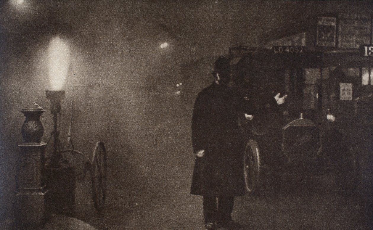 En konstabel dirigerer trafikken i tågen, London, c1910