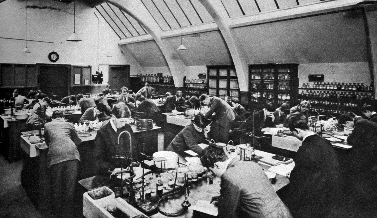 Et laboratorium i en polyteknisk læreanstalt i London, 1926-1927 af Unbekannt