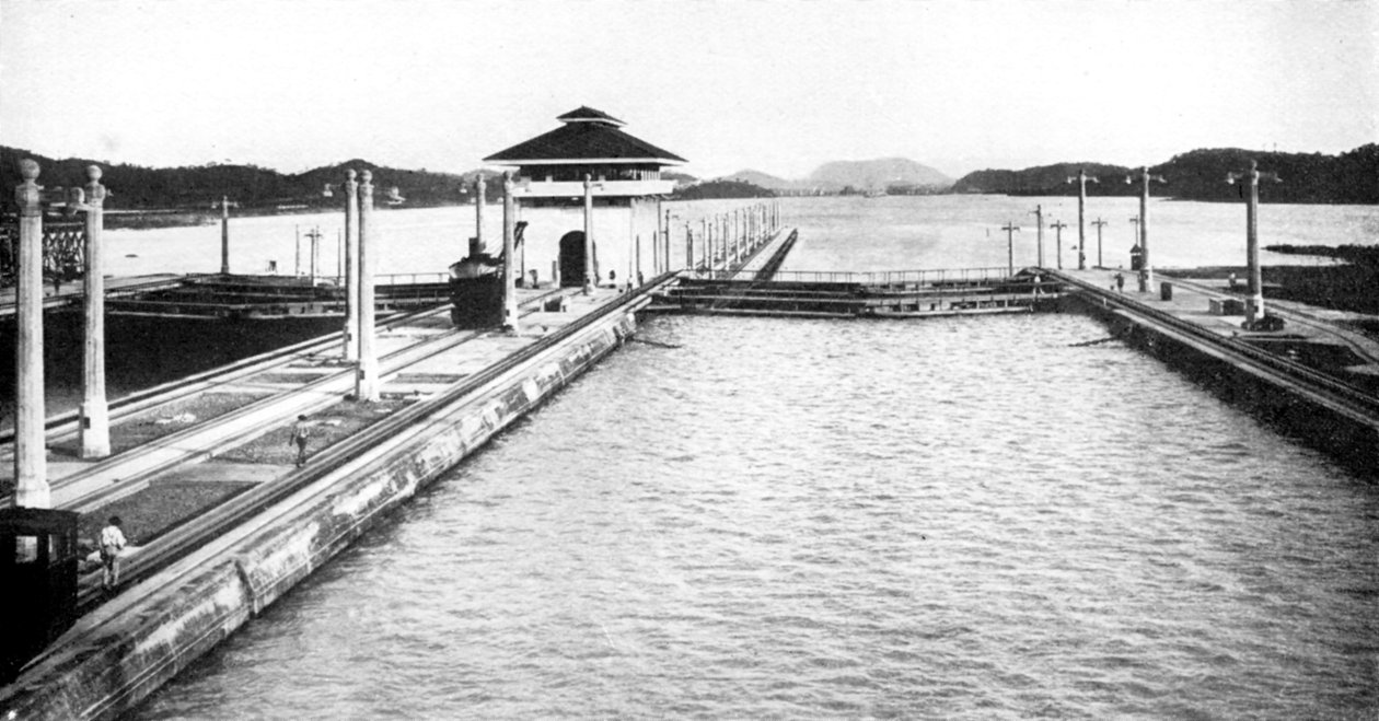 En sluse på Panamakanalen, Panama, 1926 af Unbekannt