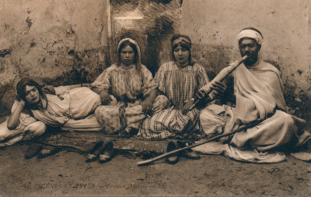 Et fotografi af traditionelle arabiske mennesker, c1909 af Unbekannt