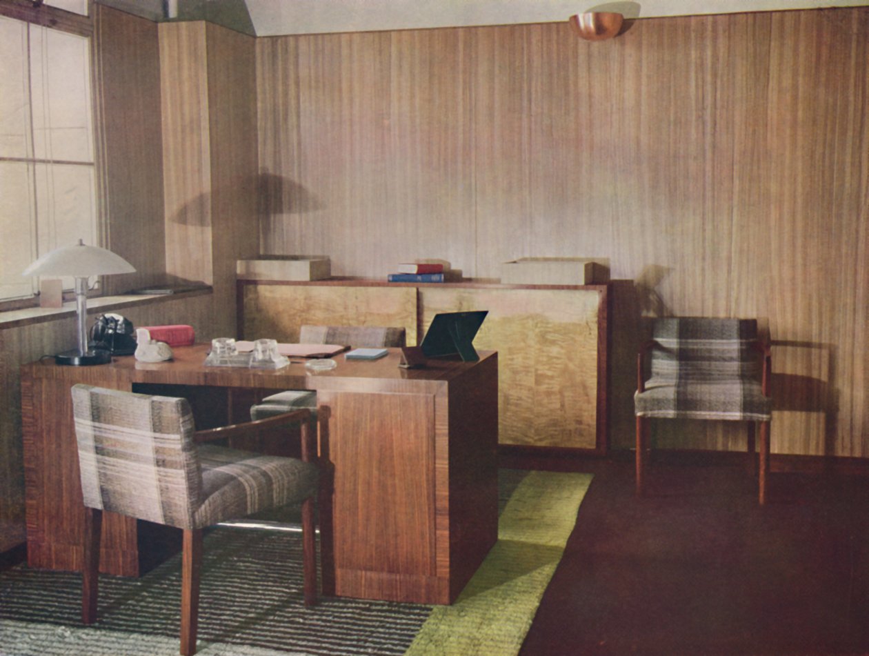 Et privat kontor designet og udført af Gordon Russell Ltd., Broadway Worcs og London, 1935 af Unbekannt
