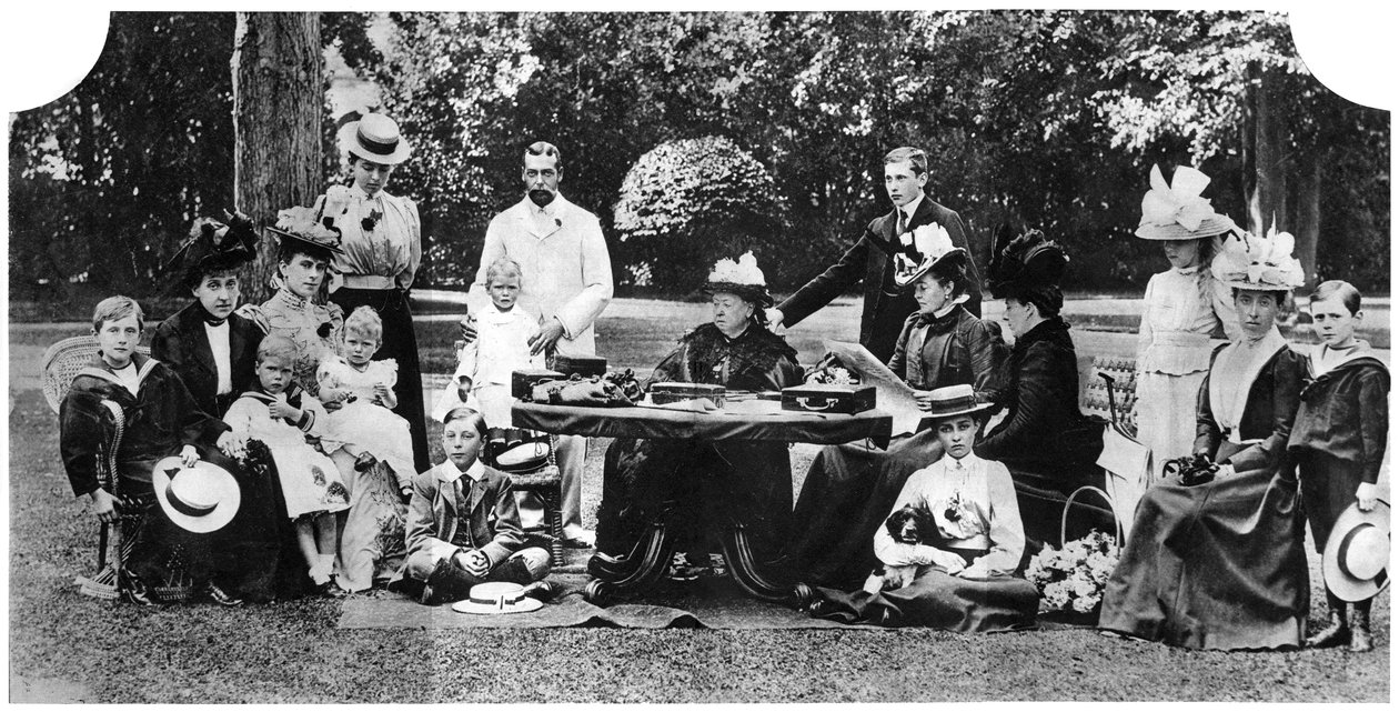 En kongelig familiefest i Osborne House, Isle of Wight, c1890-1900, 1935 af Unbekannt
