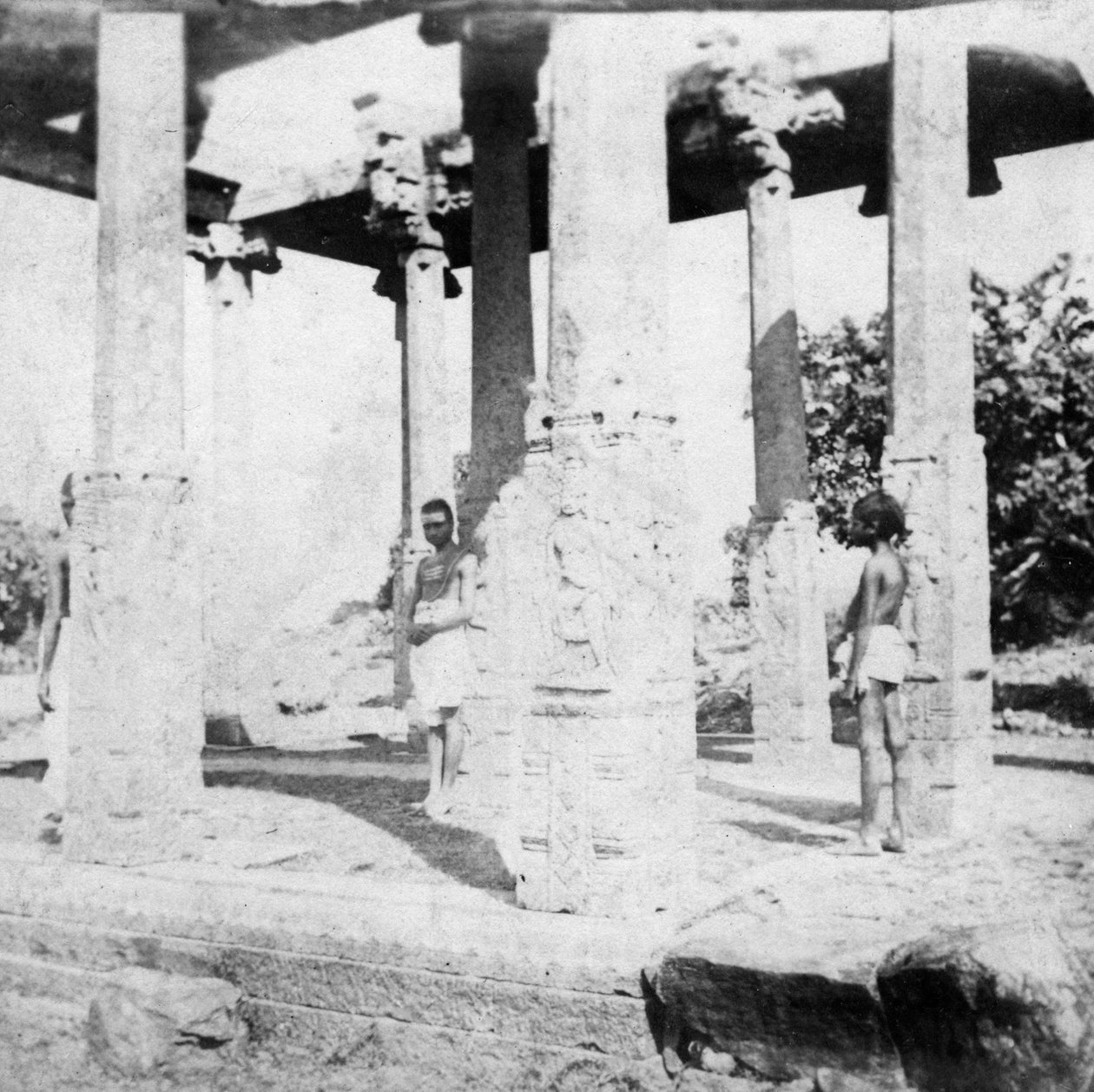 Et ødelagt tempel nær Madras, Indien, 1874 af Unbekannt