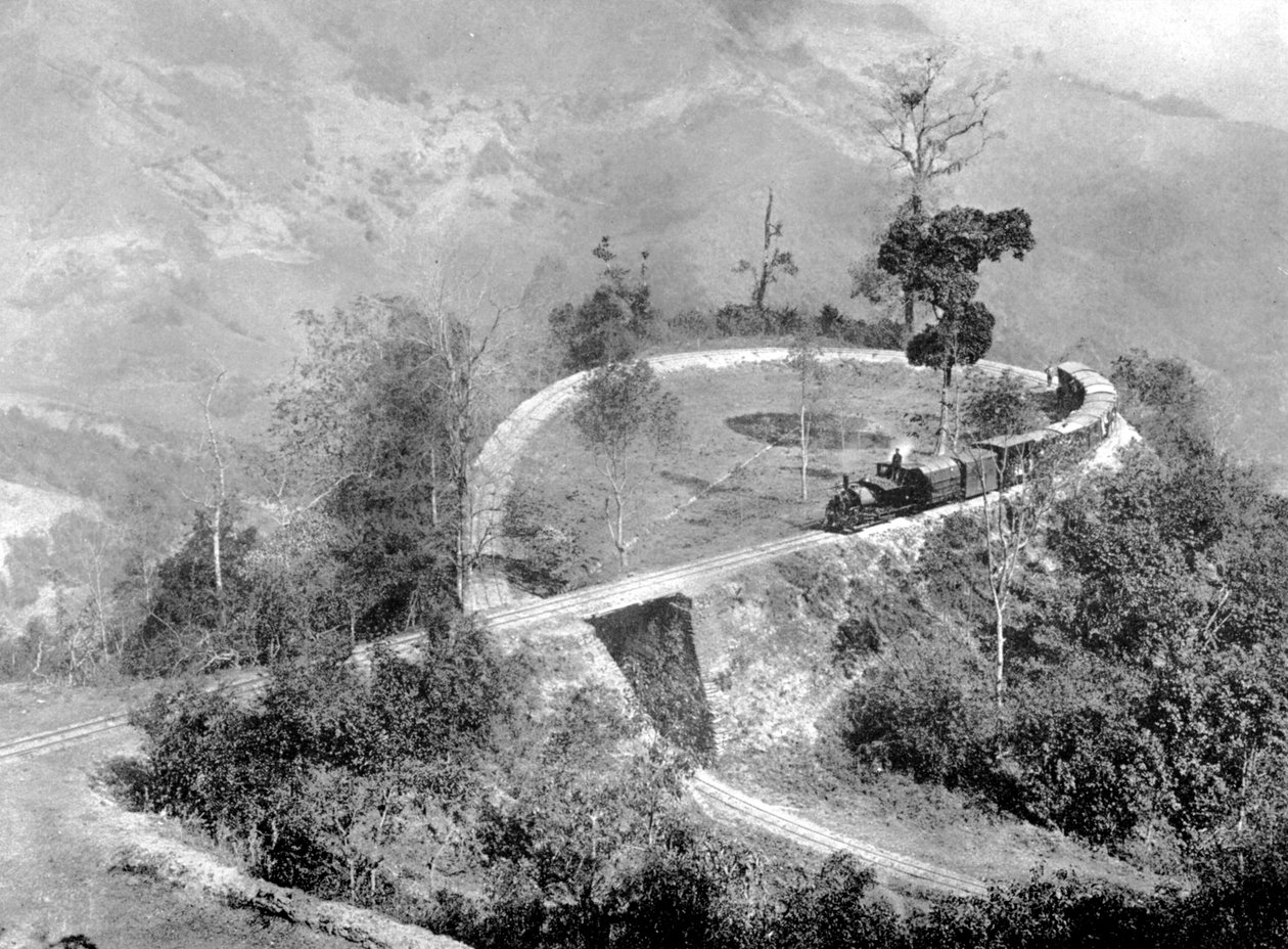 En enkelt sløjfe i Darjeeling Himalaya Railway, Indien, c1910 af Unbekannt