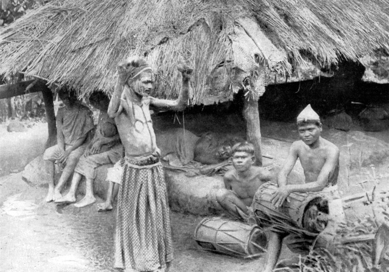 En troldmand udstøder en ånd fra en syg mand i Sydindien, 1926 af Unbekannt