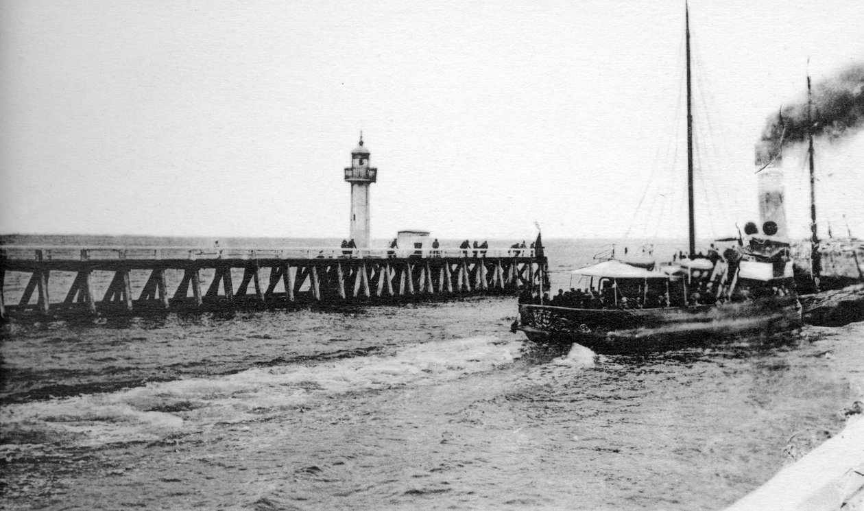 Et dampskib med afgang fra Trouville til Le Havre, Frankrig, c1920