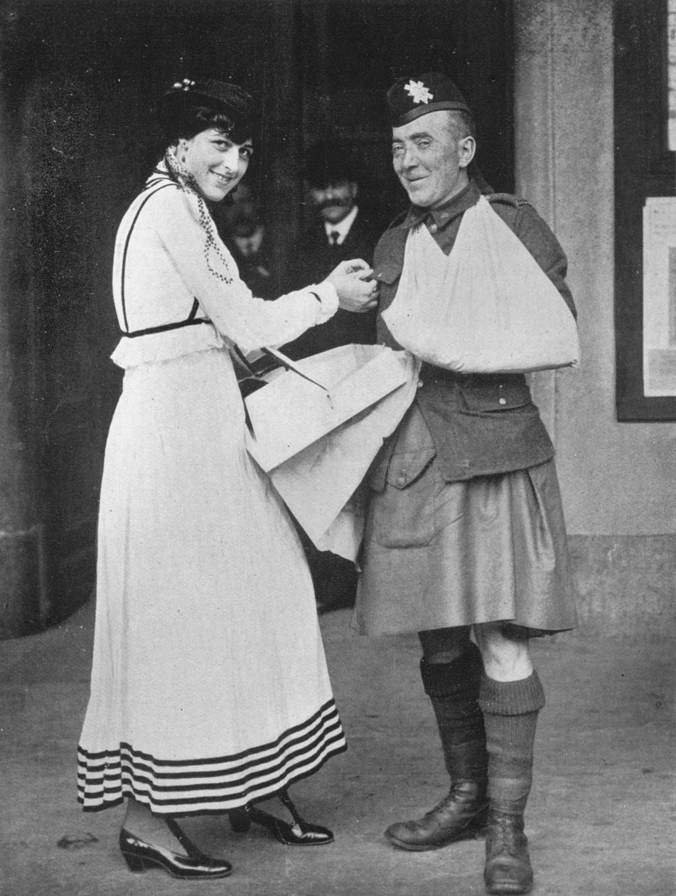 En krigsvelgørenhedsflagdagshændelse, 1915 af Unbekannt