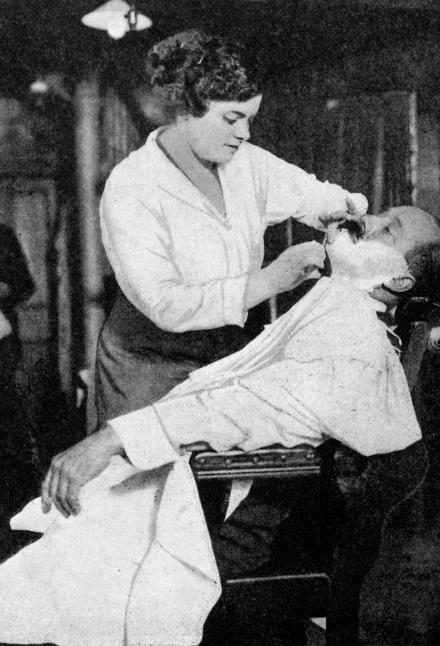 En kvindelig barber, 1917 1936 af Unbekannt
