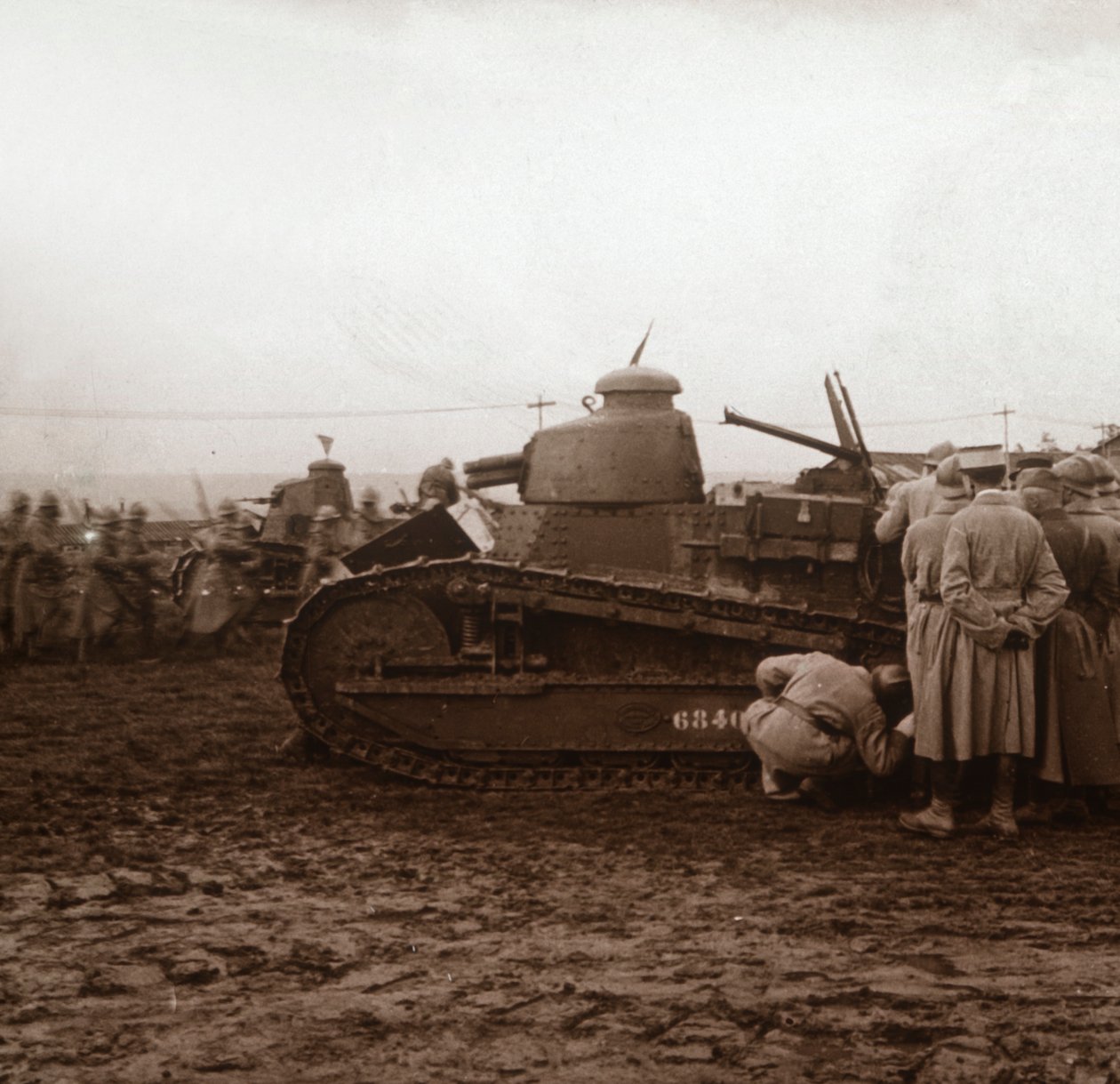 Fremrykning med kampvogne, c1914-c1918 af Unbekannt