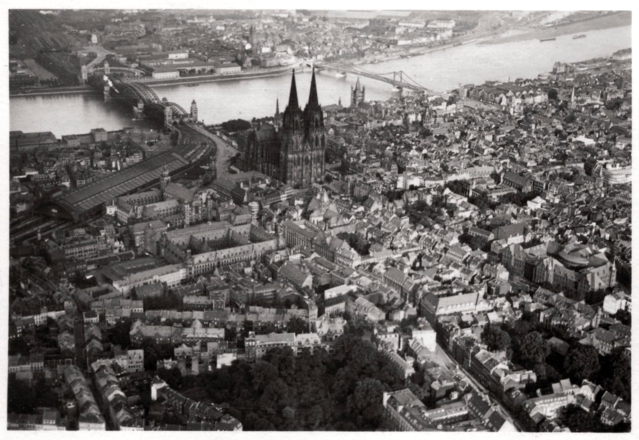Luftfoto af Köln, Nordrhein-Westfalen, Tyskland, fra en Zeppelin, c1931 1933 af Unbekannt