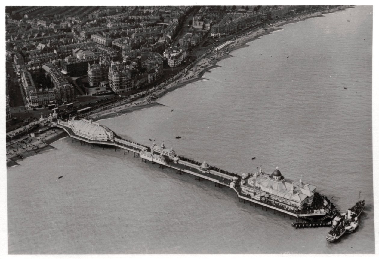 Luftfoto af Eastbourne, Sussex, fra en Zeppelin, 1931 1933 af Unbekannt