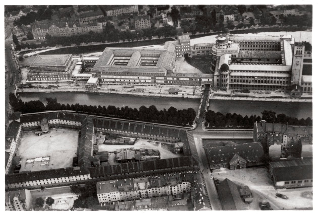 Luftfoto af Deutsches Museum, München, Tyskland, fra en Zeppelin, c1931 1933 af Unbekannt
