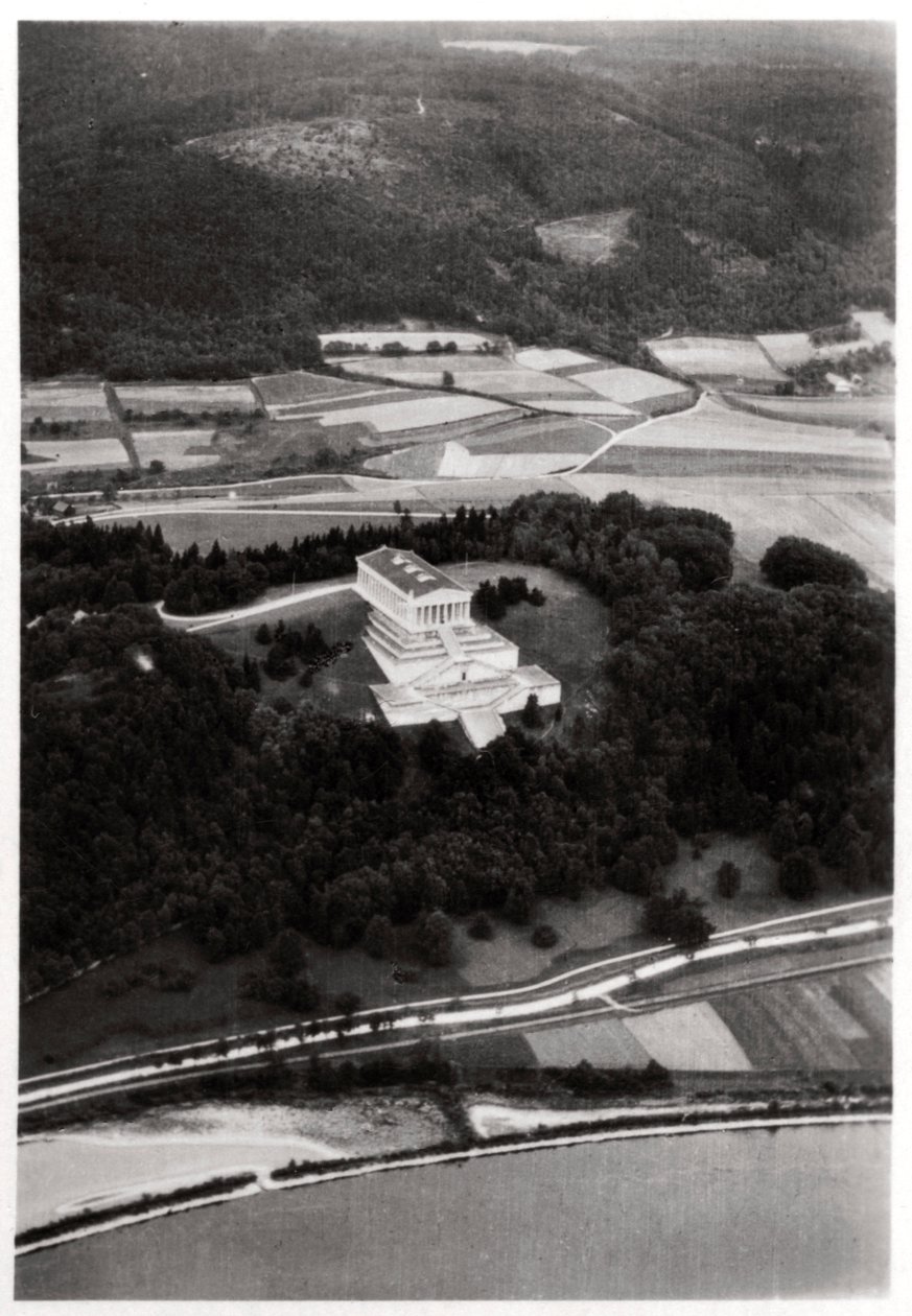 Luftfoto af Walhalla-templet, nær Regensburg, Tyskland, fra en Zeppelin, c1931 1933 af Unbekannt