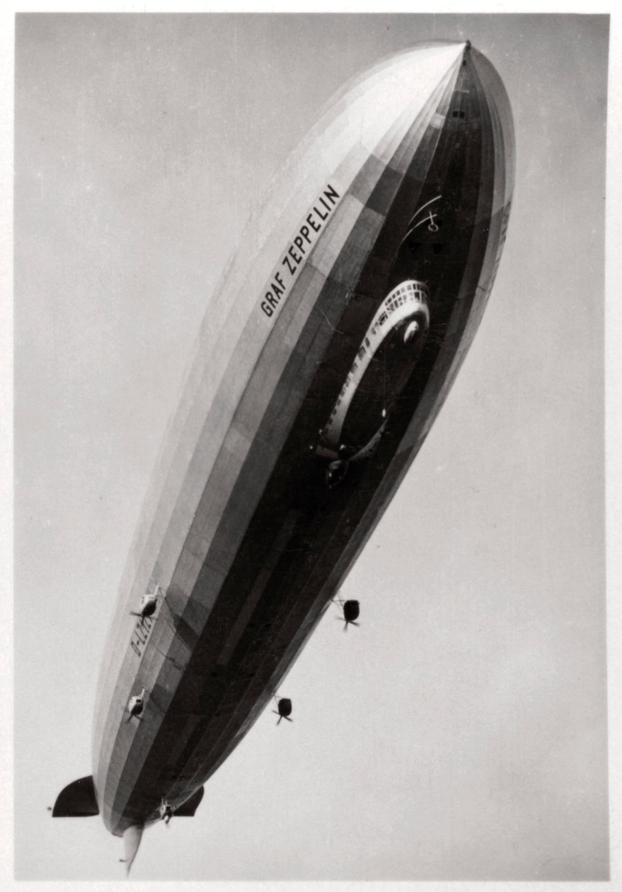 Luftskib LZ127 Graf Zeppelin, set nedefra, 1933 af Unbekannt